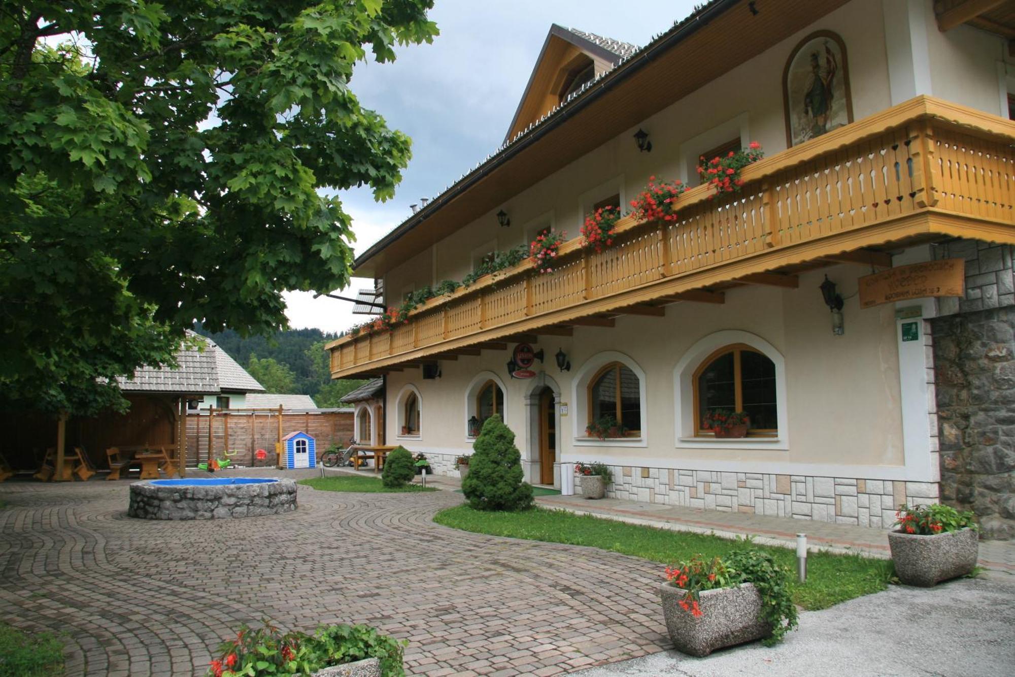 Guest House Kveder Škofja Loka Eksteriør billede