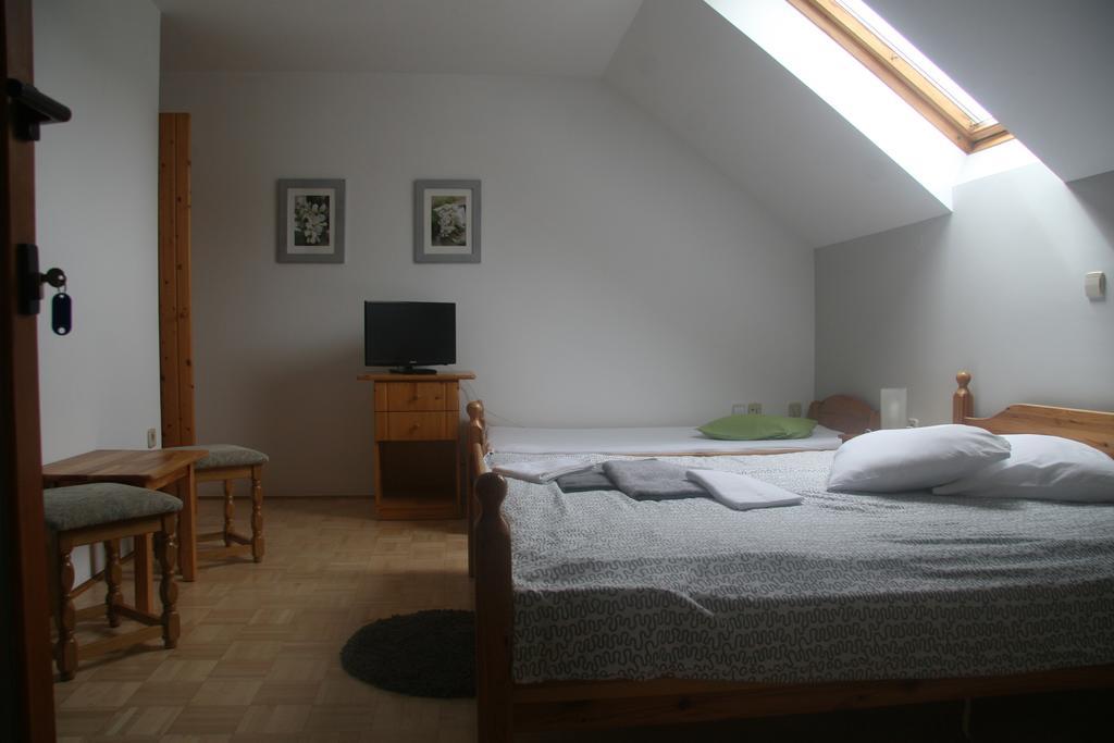 Guest House Kveder Škofja Loka Værelse billede