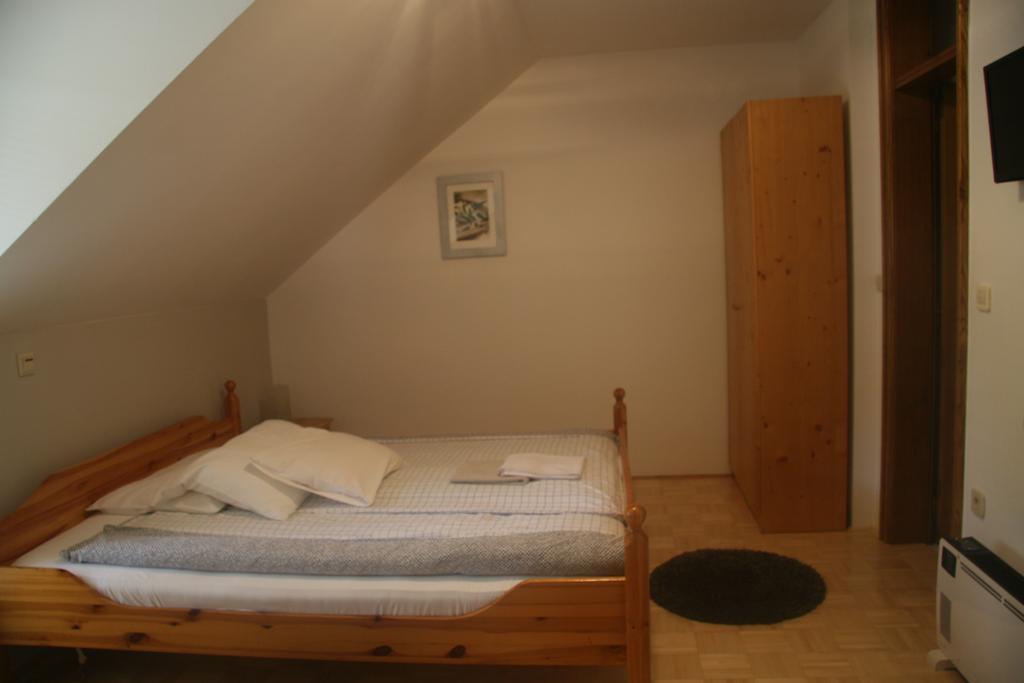 Guest House Kveder Škofja Loka Værelse billede
