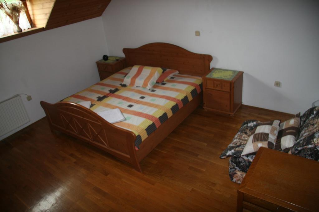 Guest House Kveder Škofja Loka Værelse billede