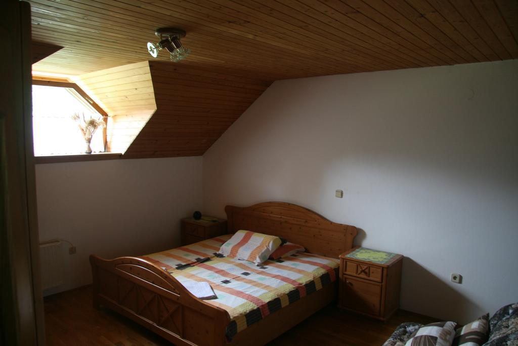 Guest House Kveder Škofja Loka Værelse billede