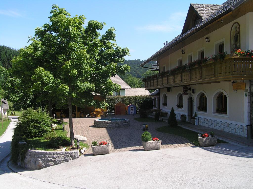 Guest House Kveder Škofja Loka Eksteriør billede