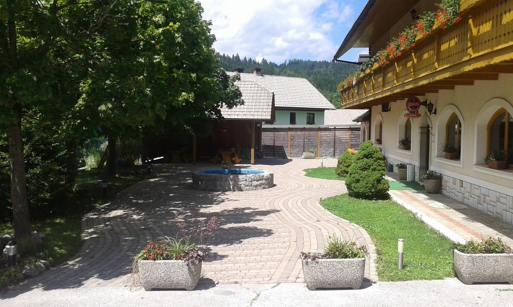 Guest House Kveder Škofja Loka Eksteriør billede